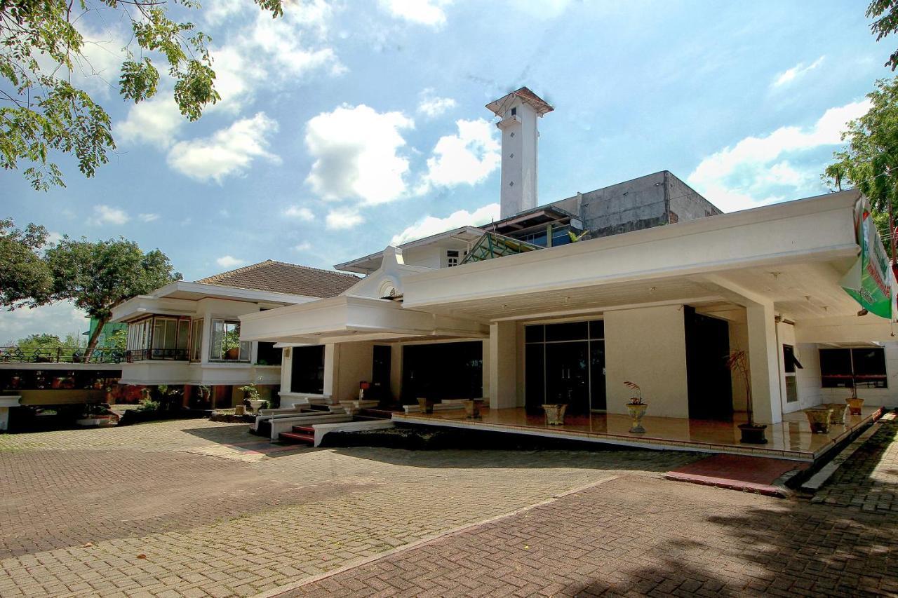 Oyo 2360 Hotel Rio Bengkulu Exterior foto