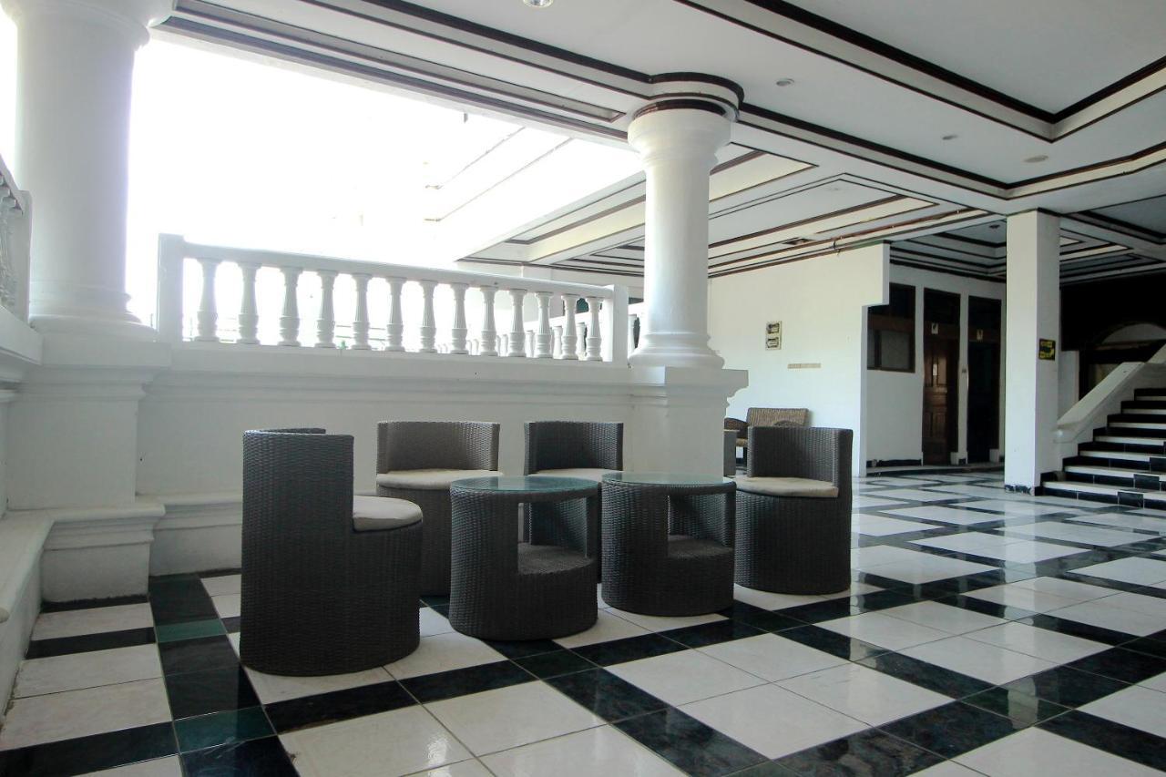 Oyo 2360 Hotel Rio Bengkulu Exterior foto