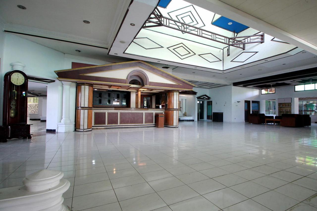 Oyo 2360 Hotel Rio Bengkulu Exterior foto