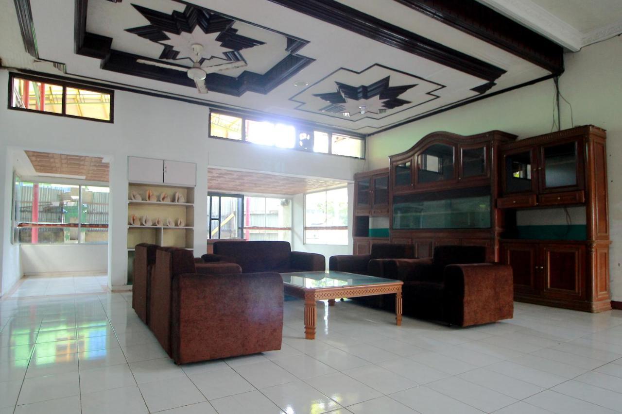 Oyo 2360 Hotel Rio Bengkulu Exterior foto
